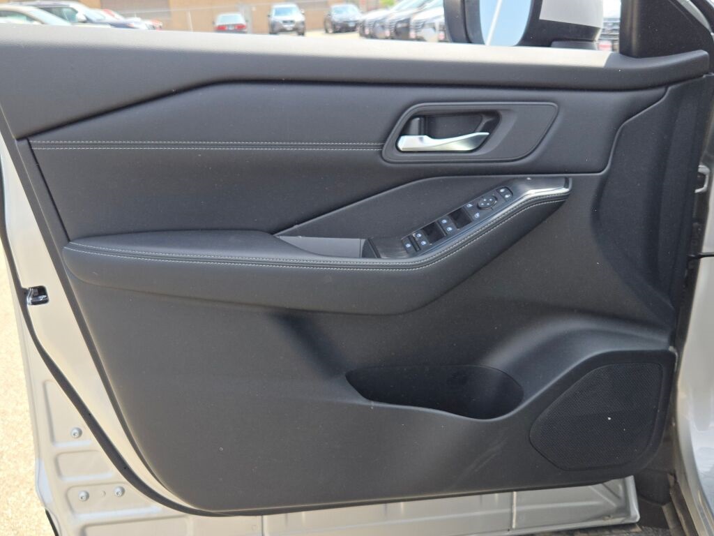 new 2025 Nissan Rogue car, priced at $33,385