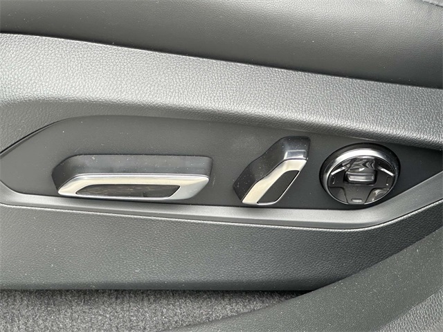 new 2025 Acura RDX car, priced at $56,400
