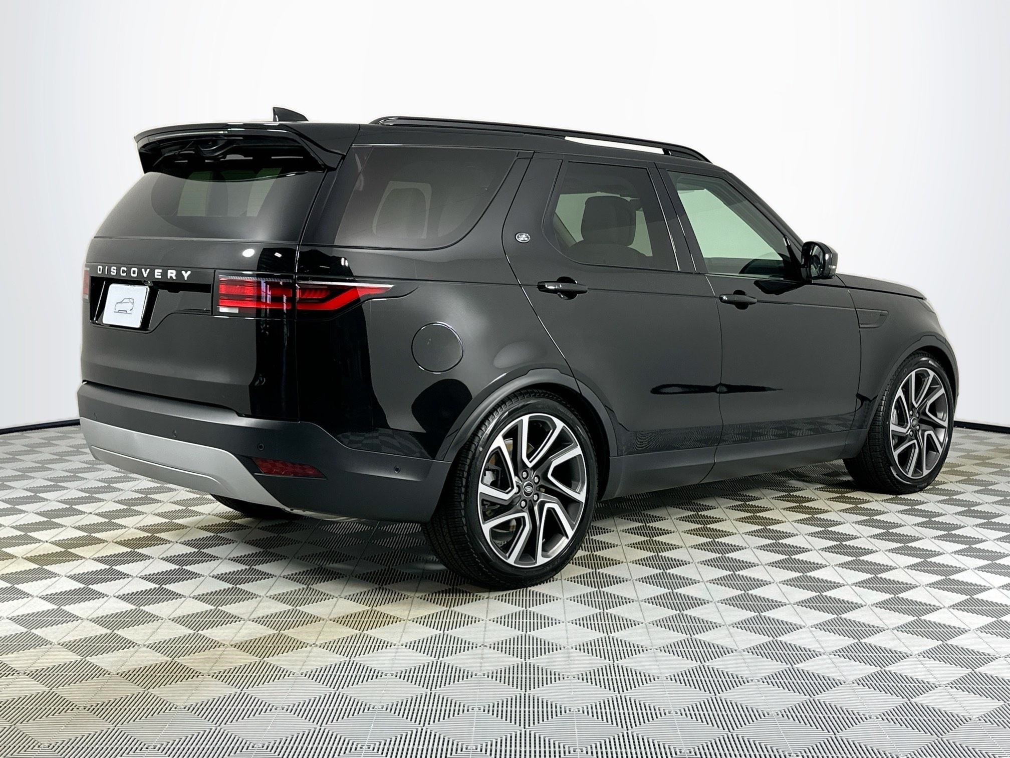 used 2025 Land Rover Discovery car, priced at $67,628