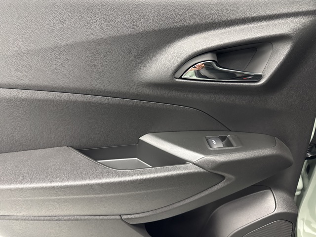 new 2025 Chevrolet Trax car, priced at $25,895