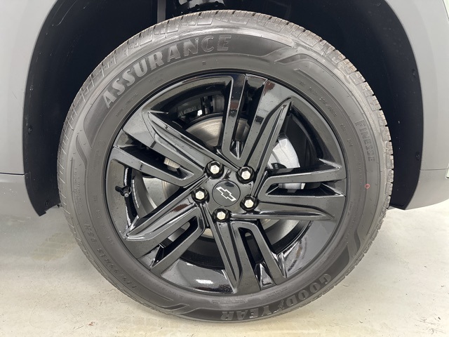new 2025 Chevrolet Trax car, priced at $25,895