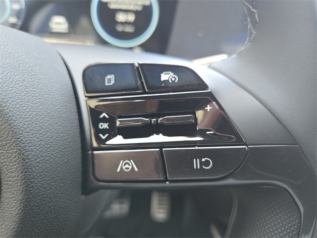 new 2025 Hyundai Elantra Hybrid car, priced at $25,460