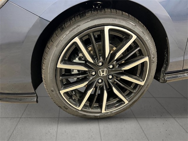 new 2025 Honda Accord Hybrid car, priced at $40,450