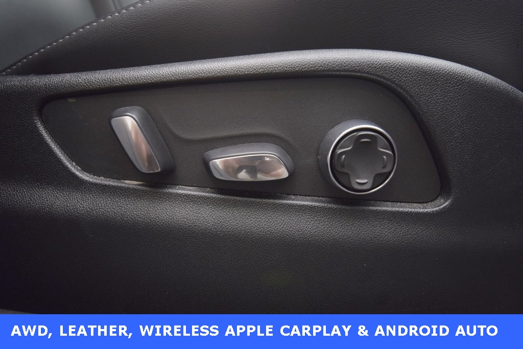 used 2024 Cadillac XT4 car, priced at $33,998