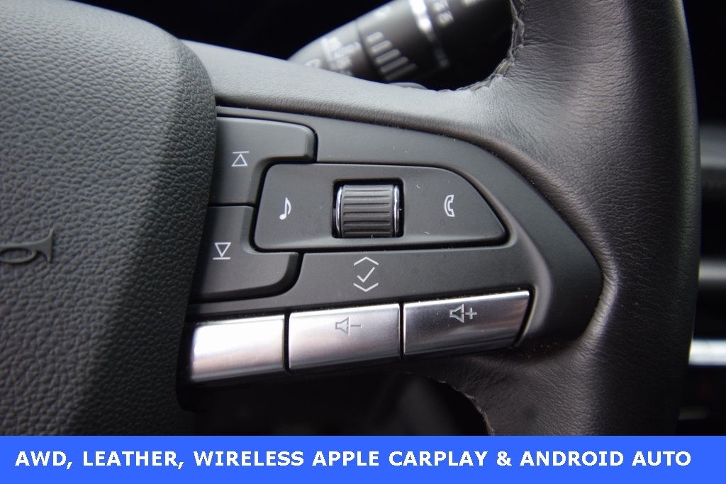 used 2024 Cadillac XT4 car, priced at $33,998