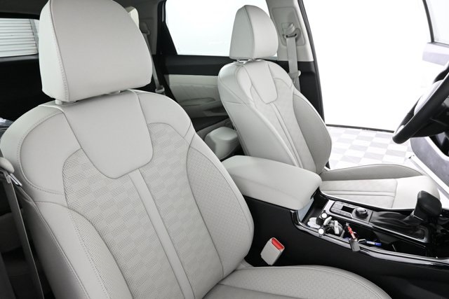 new 2025 Kia Sorento car, priced at $41,405