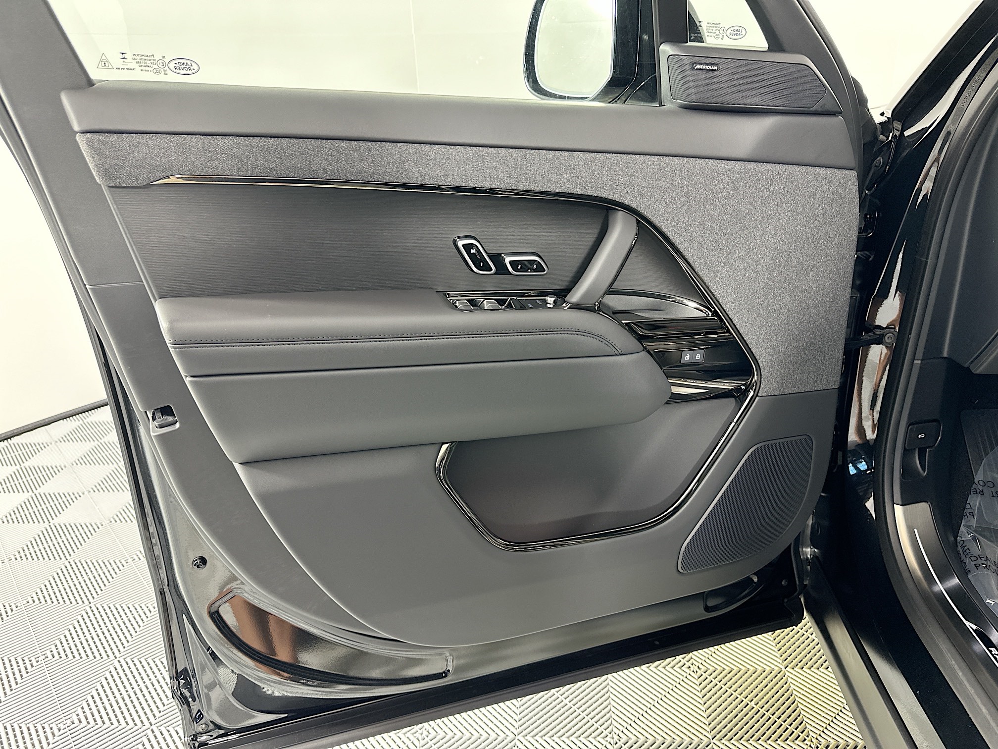 used 2025 Land Rover Range Rover Sport car, priced at $117,325