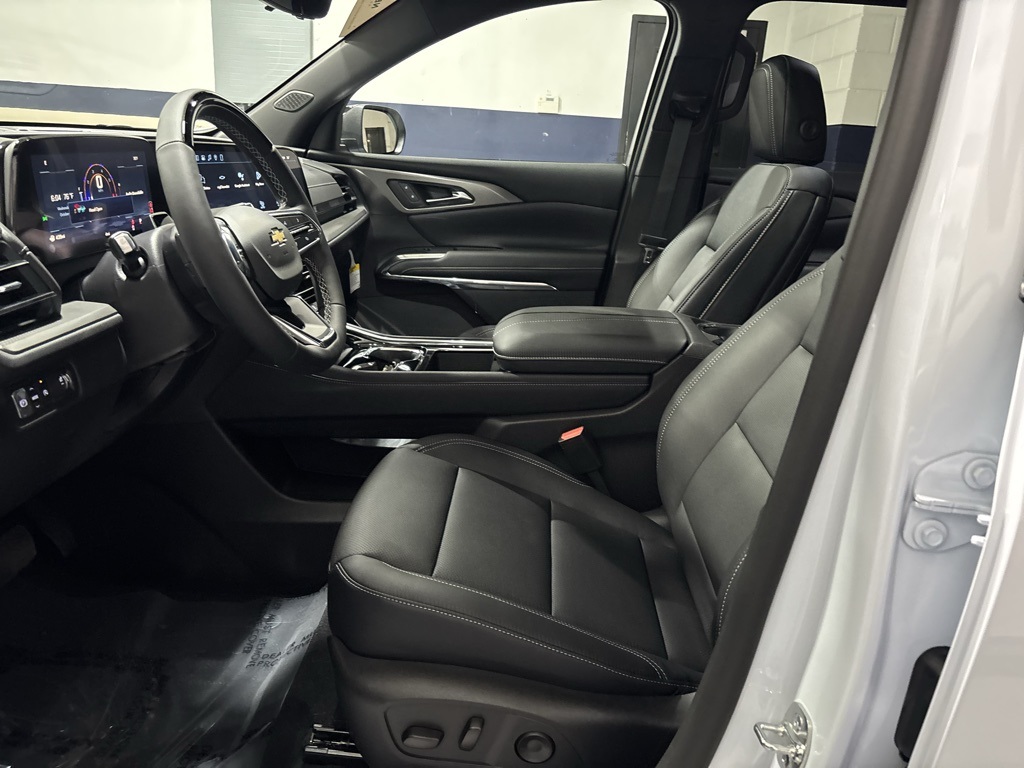 new 2026 Chevrolet Traverse car, priced at $51,720
