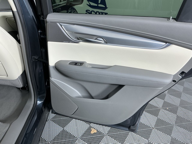 used 2020 Cadillac XT5 car, priced at $29,556