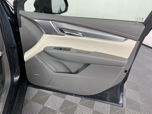 used 2020 Cadillac XT5 car, priced at $29,556