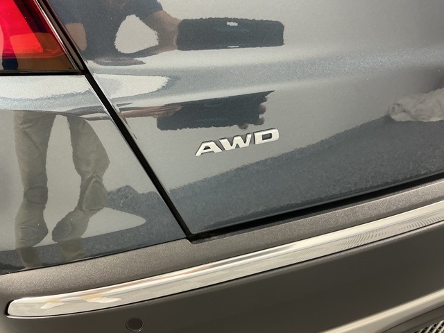 used 2020 Cadillac XT5 car, priced at $29,556