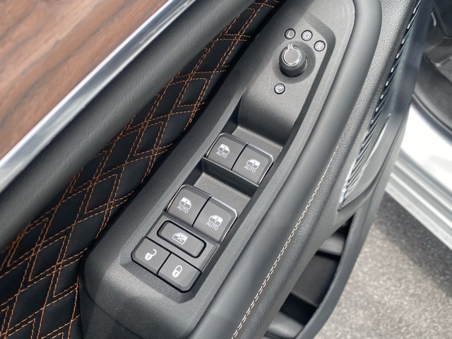 new 2025 Jeep Grand Cherokee car, priced at $53,847