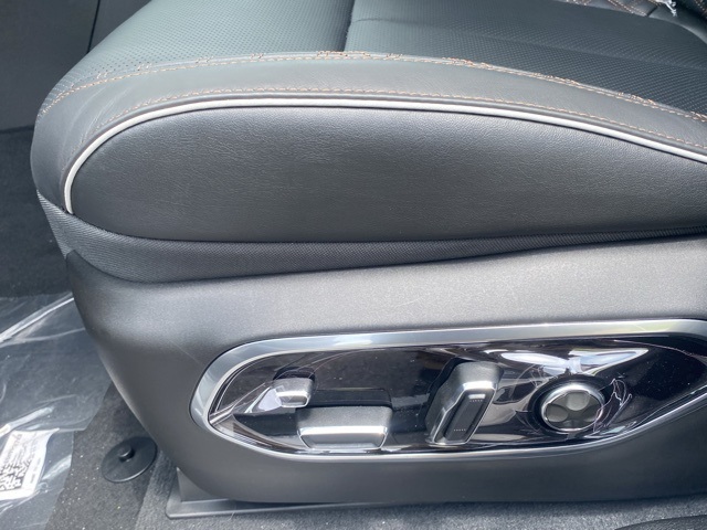 new 2025 Jeep Grand Cherokee car, priced at $53,847