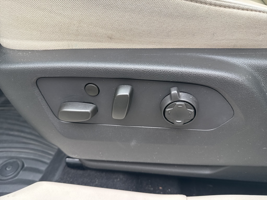 used 2021 Buick Envision car, priced at $28,900