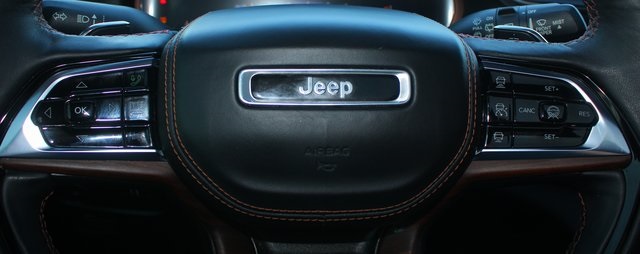 used 2023 Jeep Grand Cherokee car, priced at $39,005