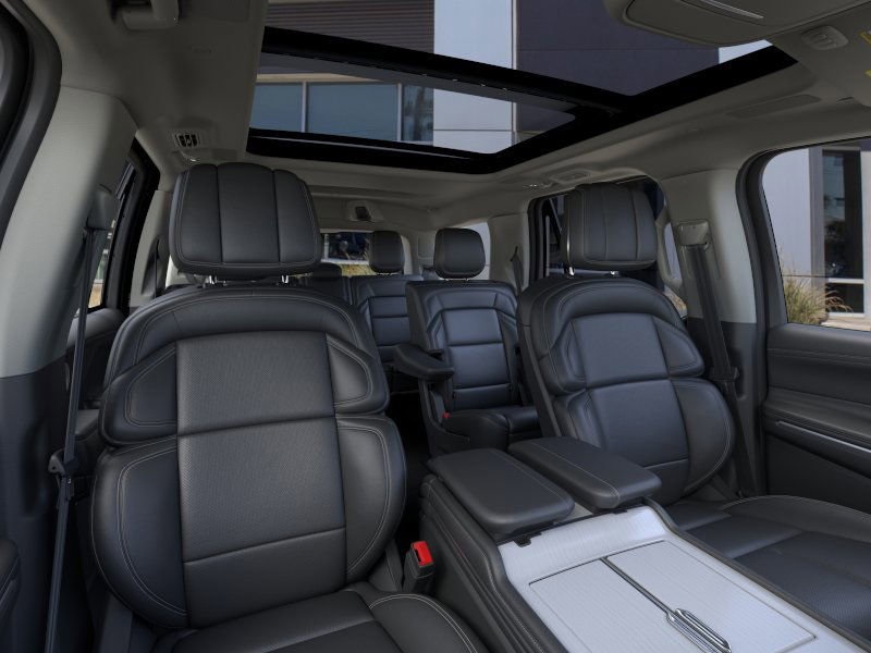 new 2025 Lincoln Navigator car, priced at $102,940