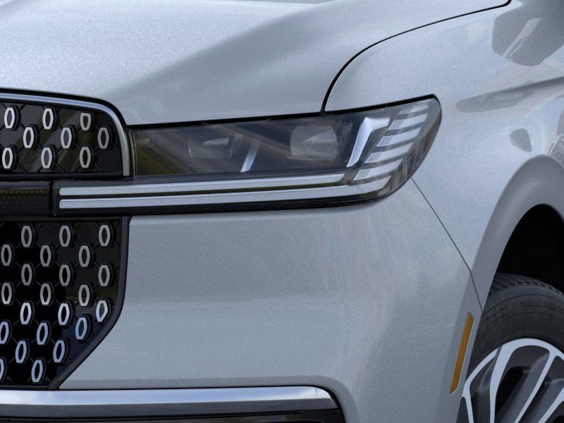new 2025 Lincoln Navigator car, priced at $102,940
