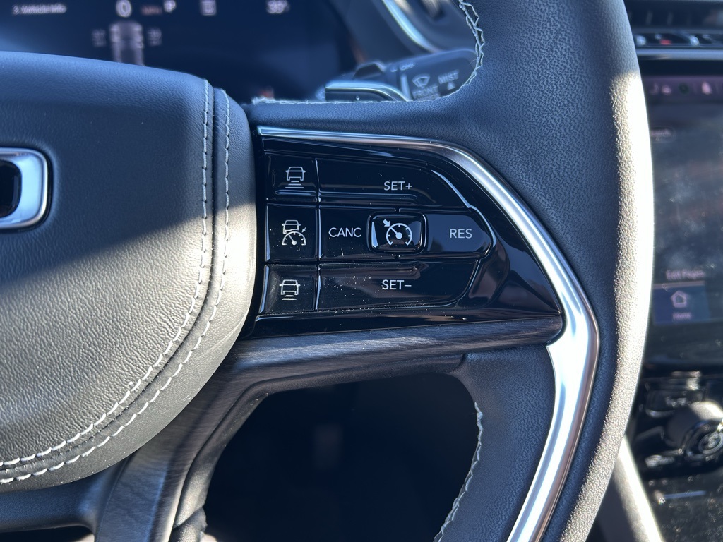 used 2024 Jeep Grand Cherokee car, priced at $43,996