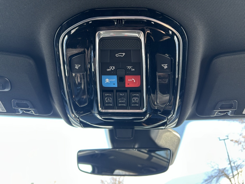 used 2024 Jeep Grand Cherokee car, priced at $43,996