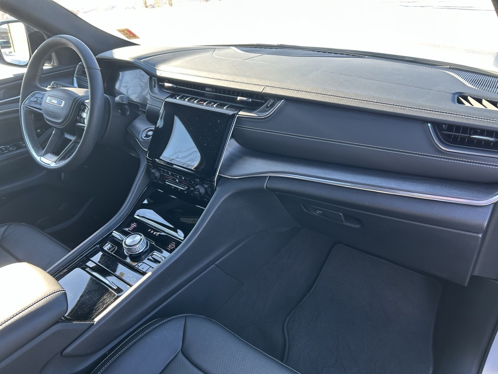 used 2024 Jeep Grand Cherokee car, priced at $43,996