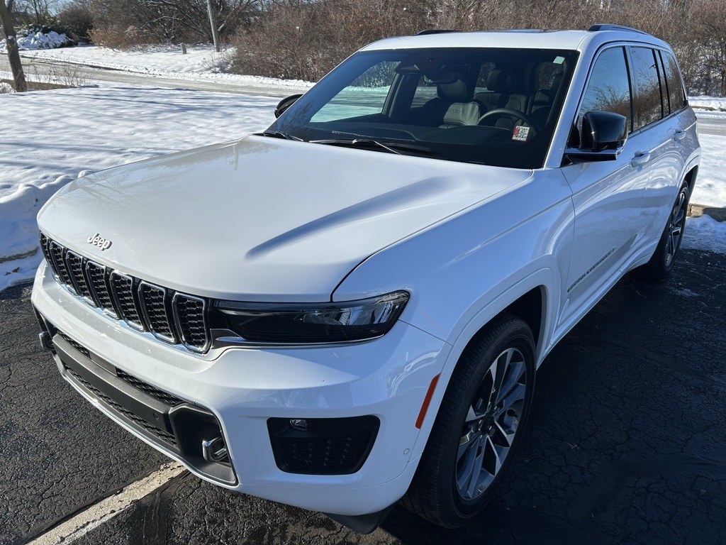 used 2024 Jeep Grand Cherokee car, priced at $43,996