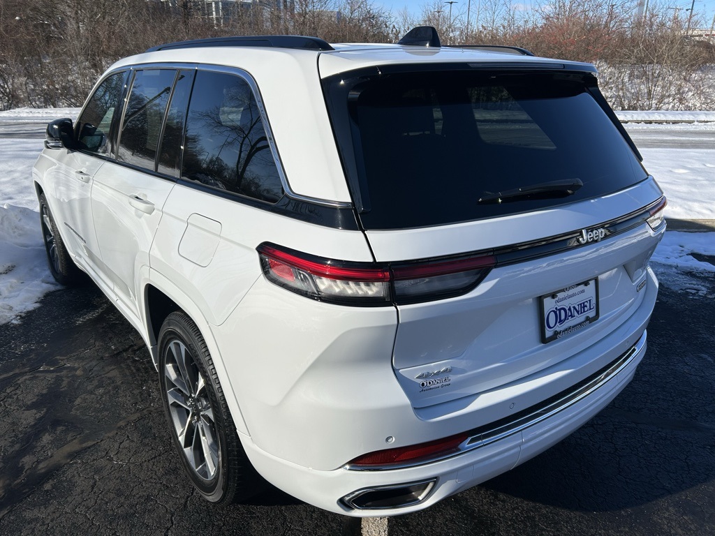 used 2024 Jeep Grand Cherokee car, priced at $43,996