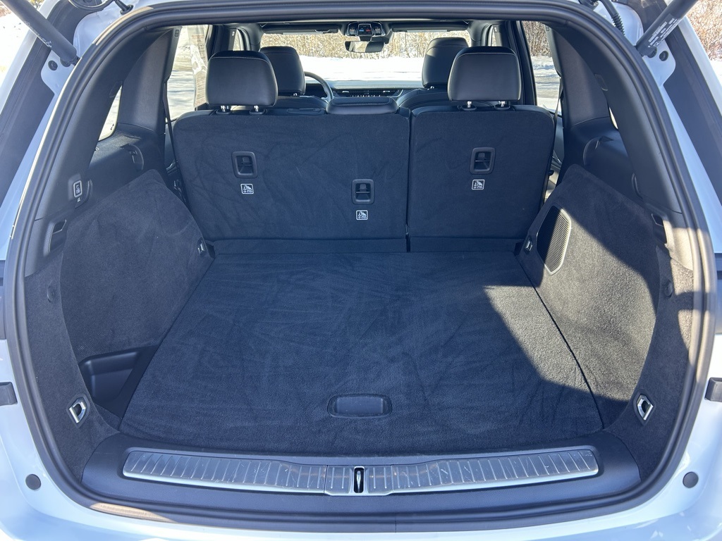 used 2024 Jeep Grand Cherokee car, priced at $43,996