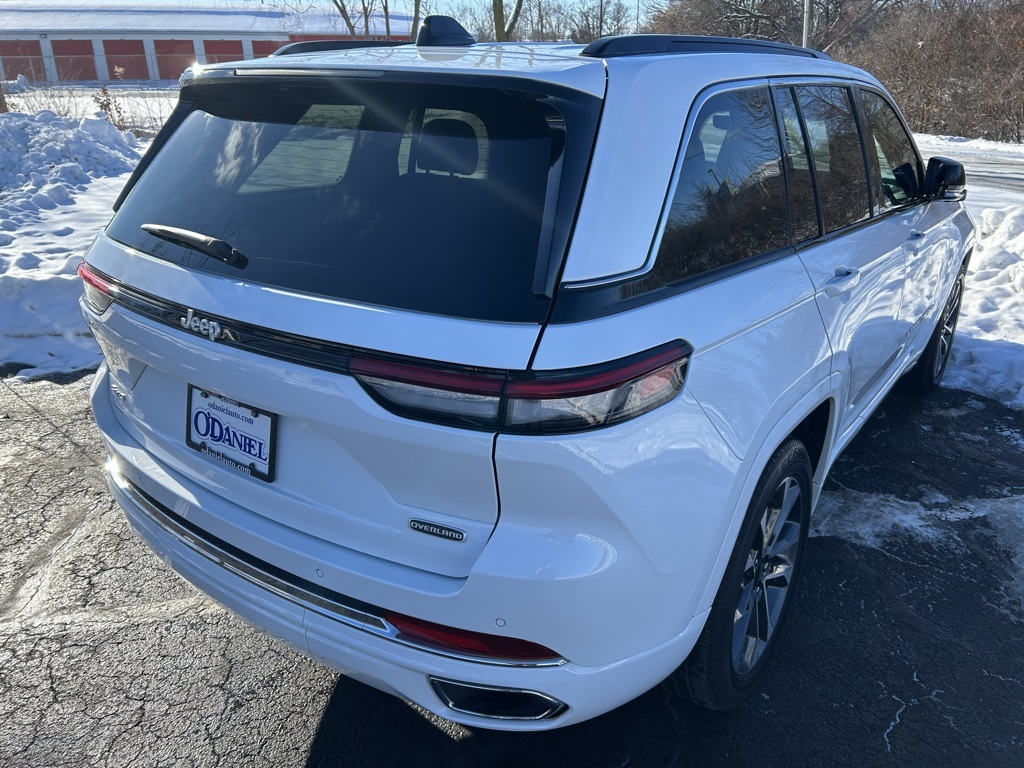 used 2024 Jeep Grand Cherokee car, priced at $43,996