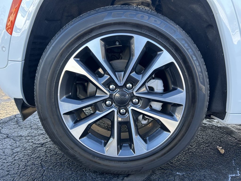 used 2024 Jeep Grand Cherokee car, priced at $43,996