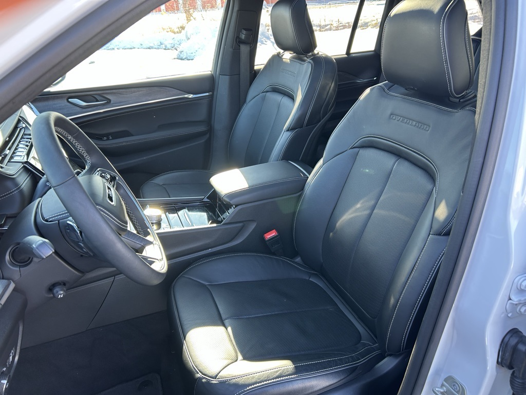 used 2024 Jeep Grand Cherokee car, priced at $43,996