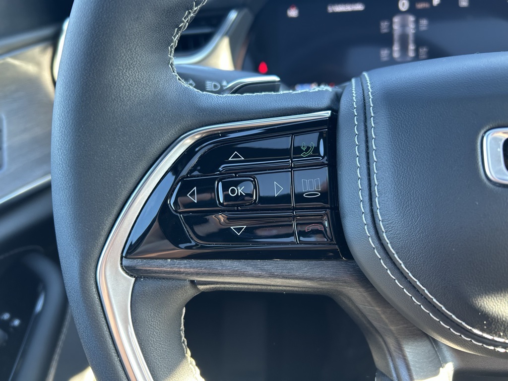 used 2024 Jeep Grand Cherokee car, priced at $43,996