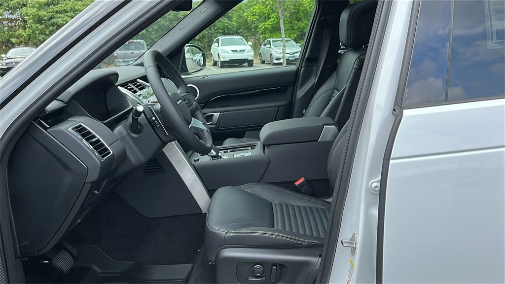 new 2025 Land Rover Discovery car, priced at $65,985