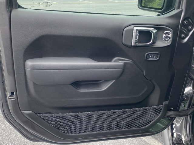 new 2025 Jeep Gladiator car, priced at $44,207