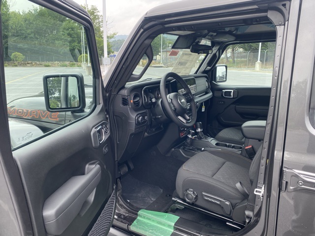 new 2025 Jeep Gladiator car, priced at $44,207