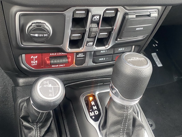 new 2025 Jeep Gladiator car, priced at $44,207