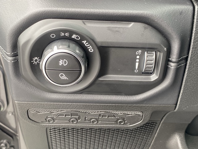 new 2025 Jeep Gladiator car, priced at $44,207