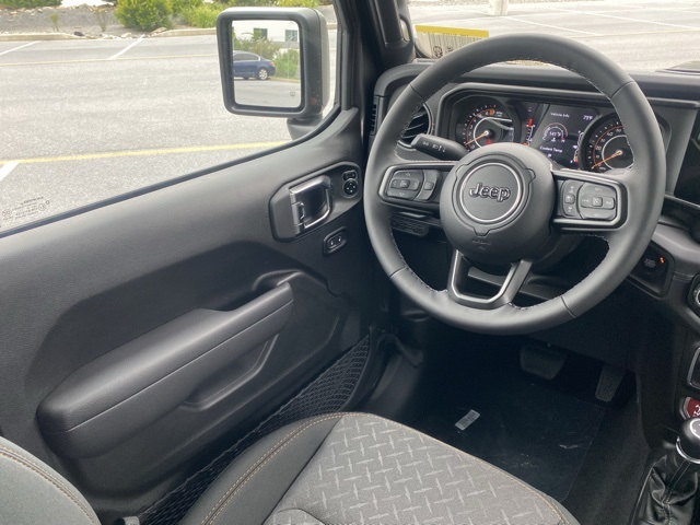 new 2025 Jeep Gladiator car, priced at $44,207