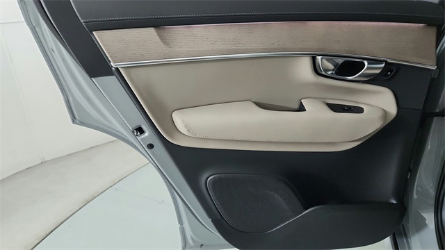 new 2026 Volvo XC90 Plug-In Hybrid car, priced at $81,875