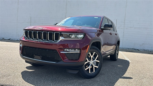new 2025 Jeep Grand Cherokee car, priced at $48,515