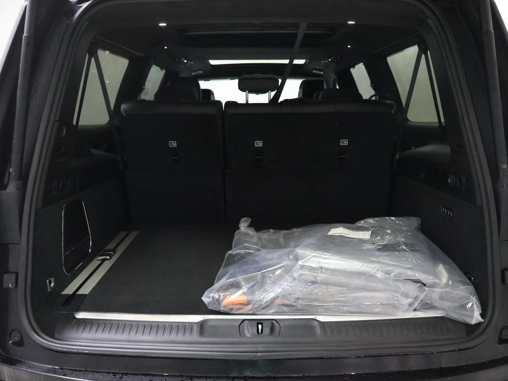new 2025 Jeep Grand Wagoneer L car, priced at $97,404