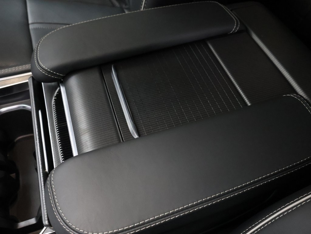 new 2025 Jeep Grand Wagoneer L car, priced at $97,404