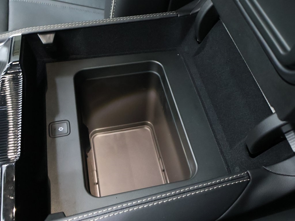 new 2025 Jeep Grand Wagoneer L car, priced at $97,404