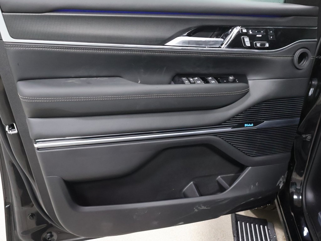 new 2025 Jeep Grand Wagoneer L car, priced at $97,404