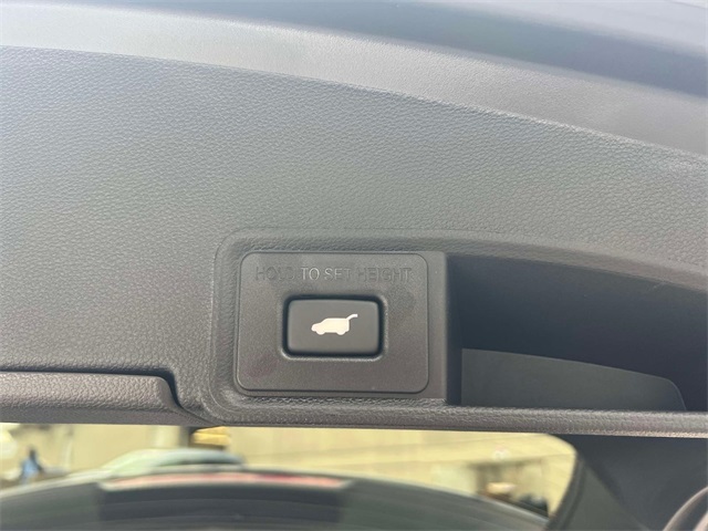 used 2025 Acura RDX car, priced at $40,250