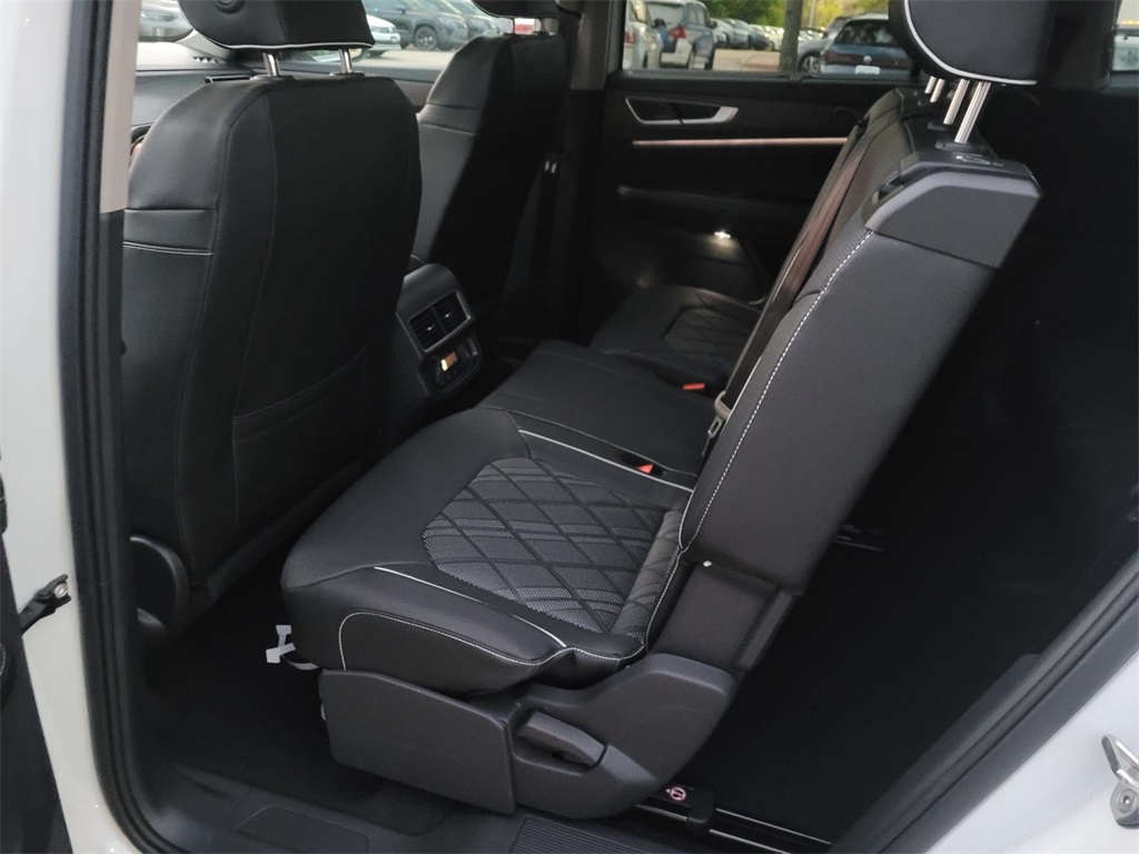 new 2026 Volkswagen Atlas car, priced at $53,118