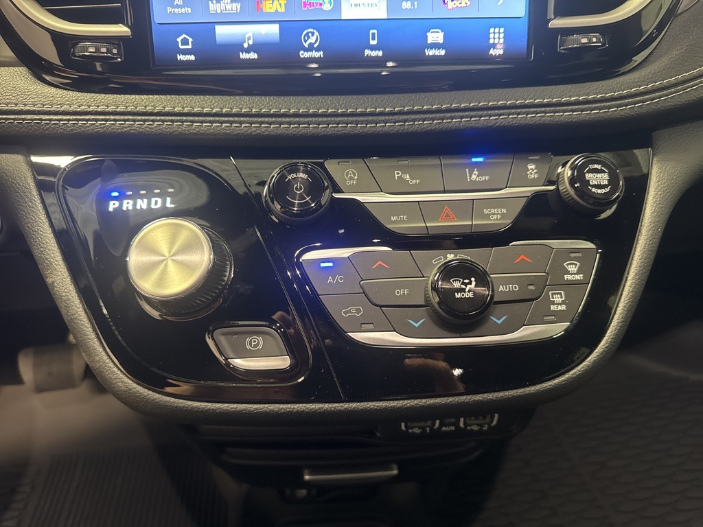 new 2025 Chrysler Pacifica car, priced at $44,615