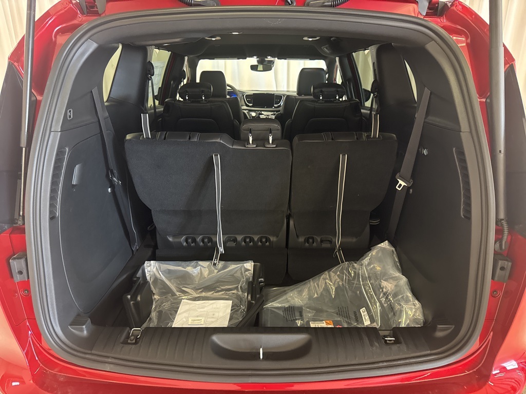 new 2025 Chrysler Pacifica car, priced at $44,615