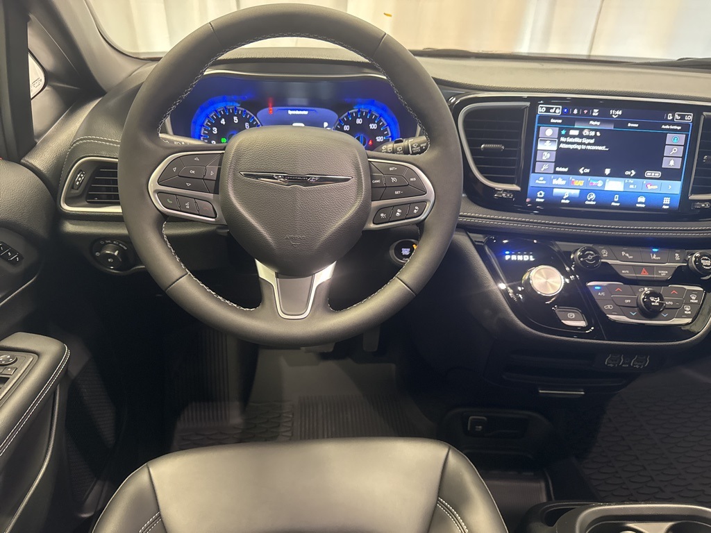 new 2025 Chrysler Pacifica car, priced at $44,615