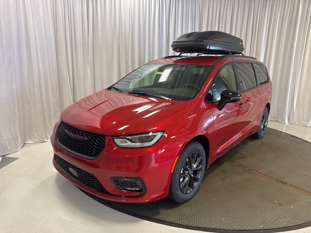 new 2025 Chrysler Pacifica car, priced at $44,615
