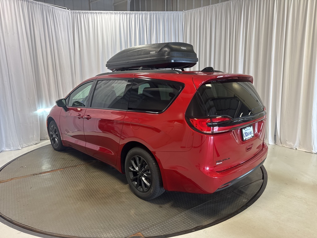 new 2025 Chrysler Pacifica car, priced at $44,615